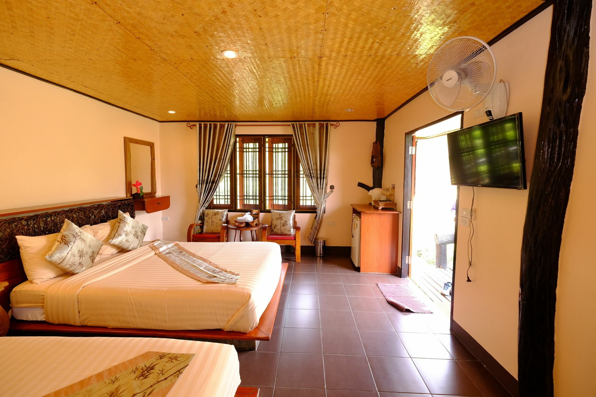 Lee Wine Ruk Thai Farm stay *