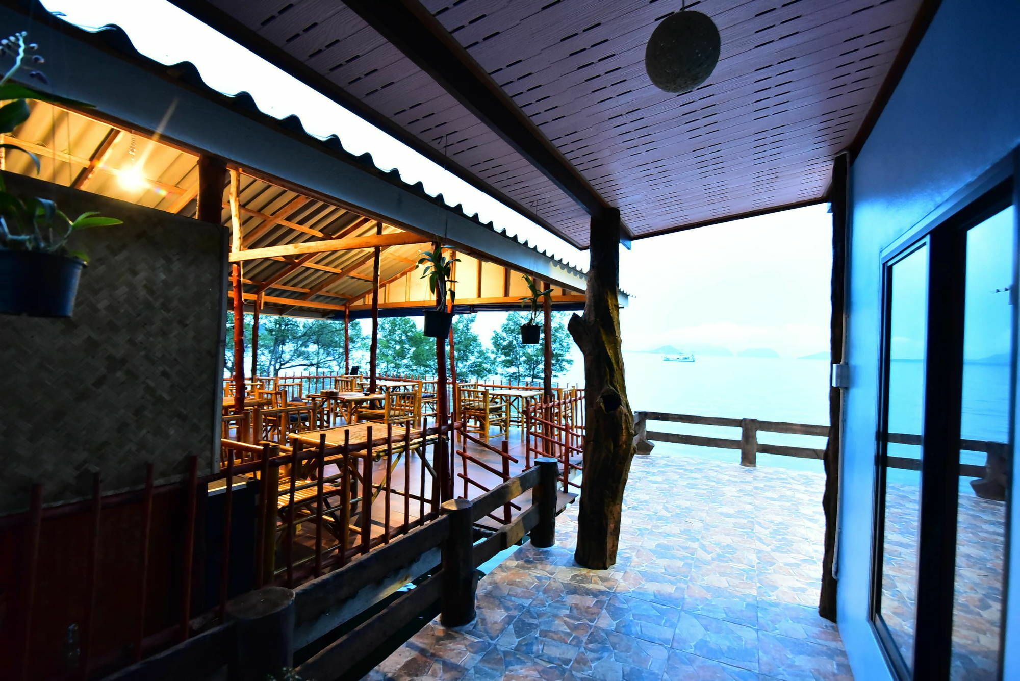 Chomlay & Restaurant Koh Lanta