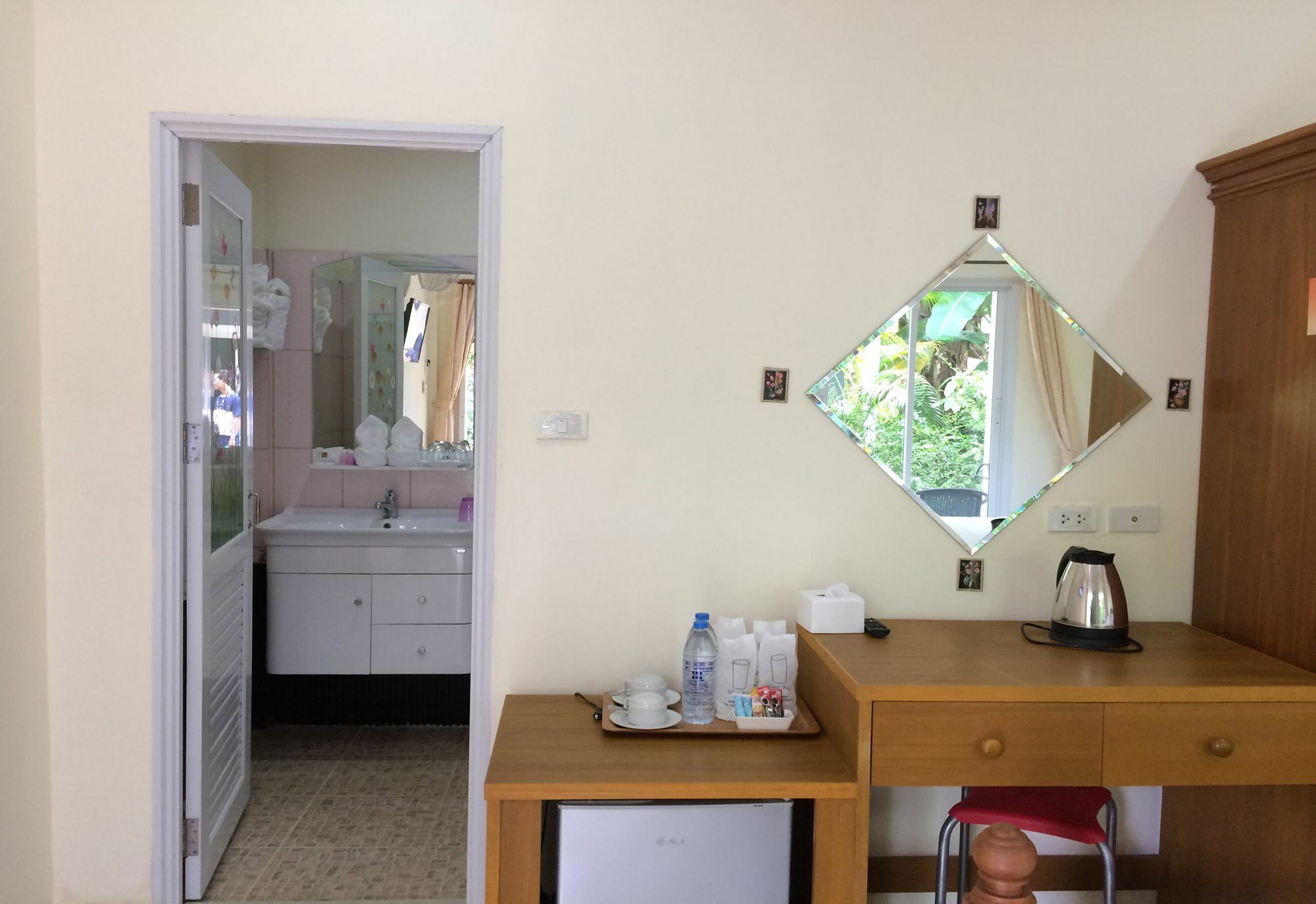 Khaolak Tusneem