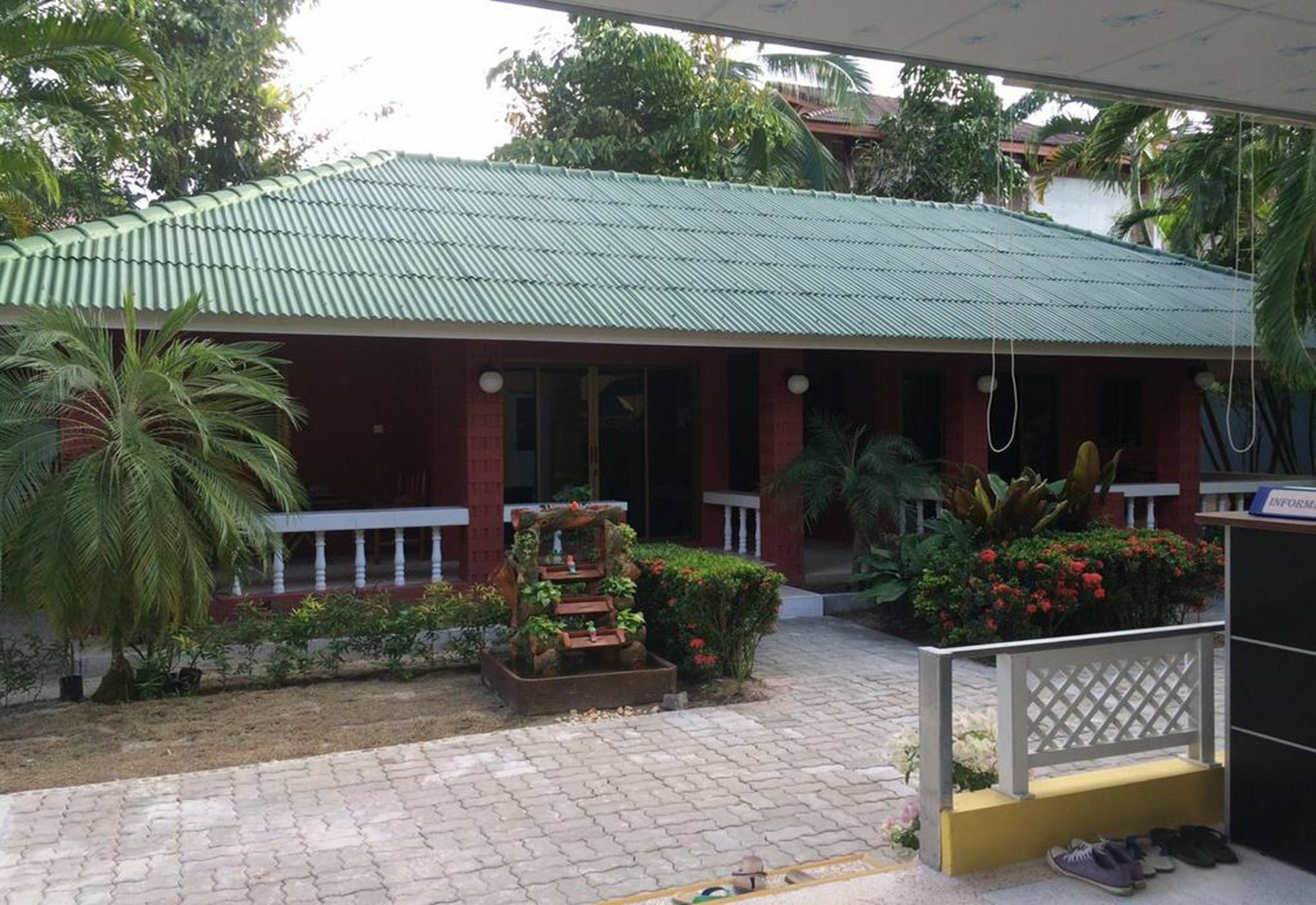 Khaolak Tusneem Guest house