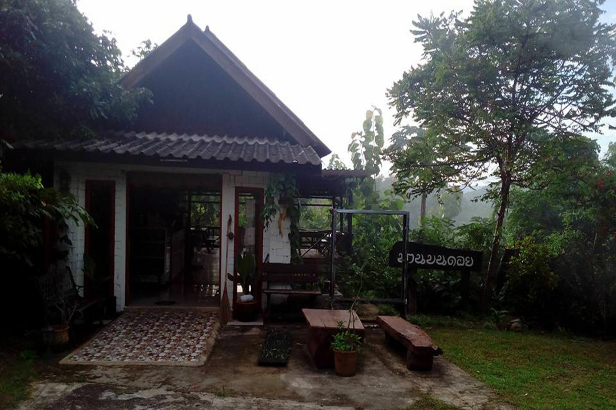The Local Story Guest house 2*