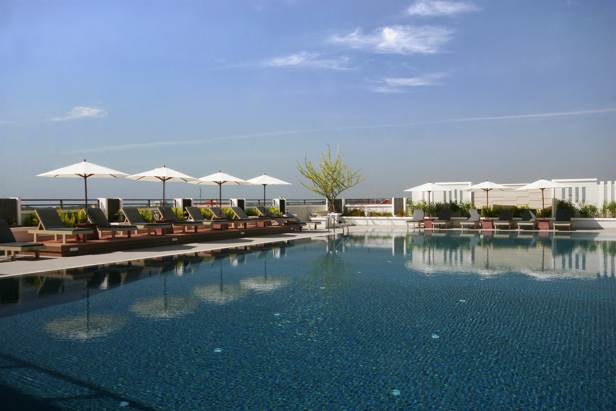 Kameo Grand & Serviced Apartment,