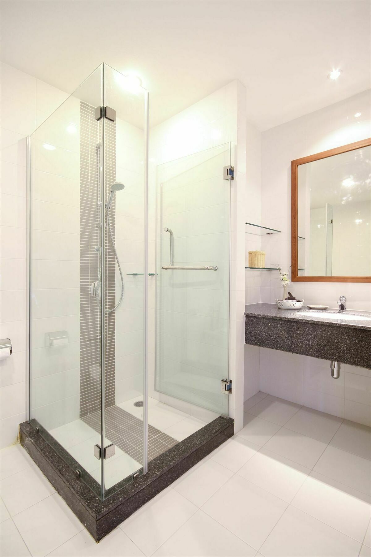 Kameo Grand & Serviced Apartment, 4*