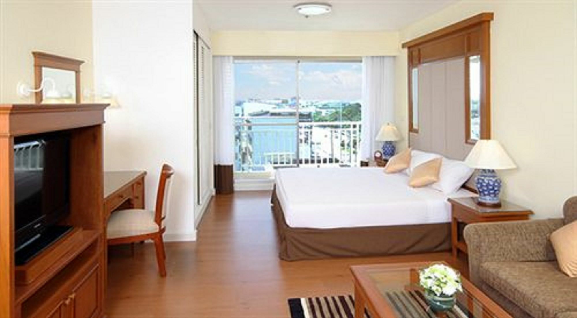 Kameo Grand & Serviced Apartment, Aparthotel 4*