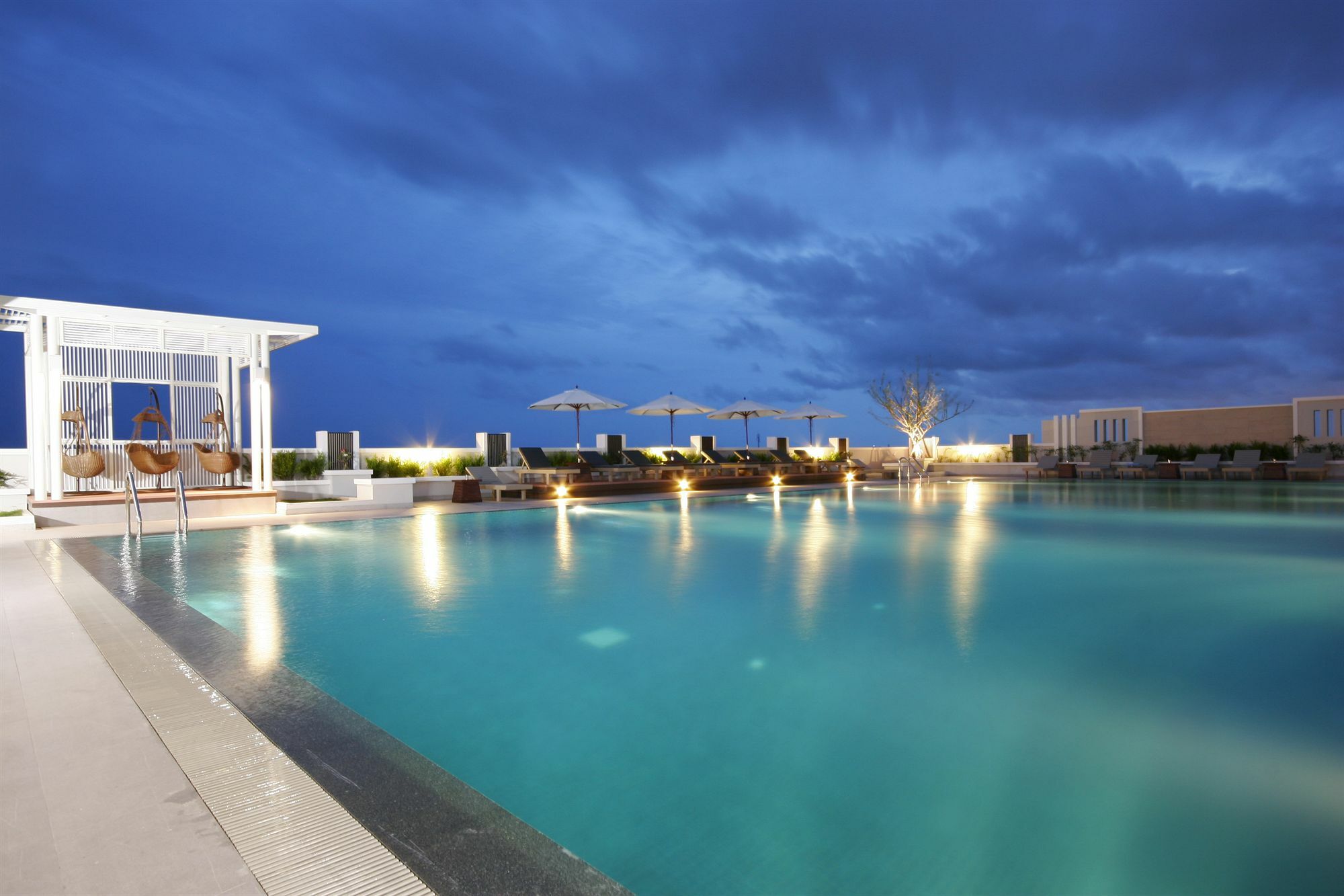 Kameo Grand & Serviced Apartment, Aparthotel Rayong