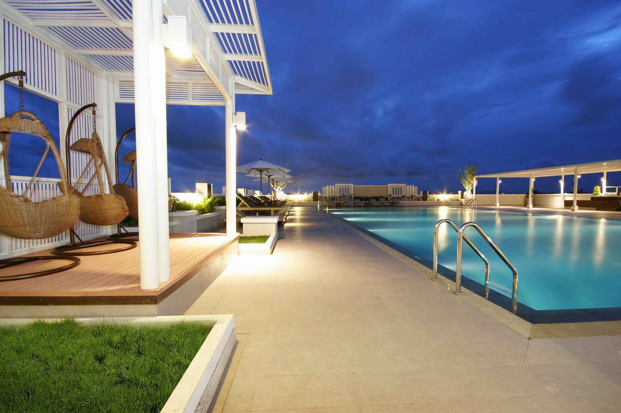 Kameo Grand & Serviced Apartment, Aparthotel 4*