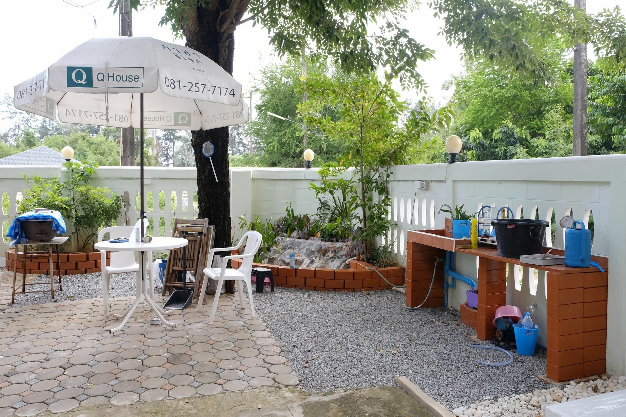 Hotel Chomlay Restaurant & For Rent Ban Nai Rai