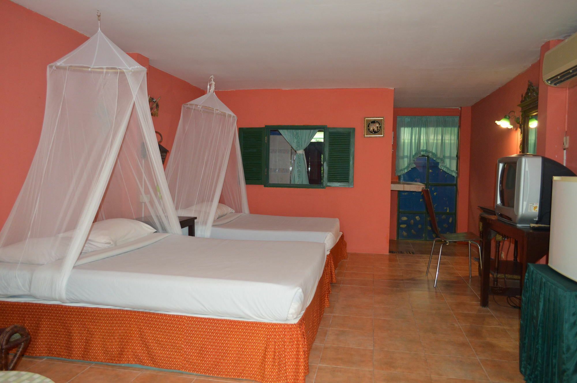 Lodge Shengwei Yinlu *