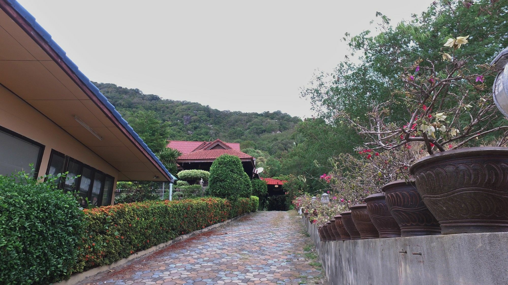 Tanyaporn House 2*