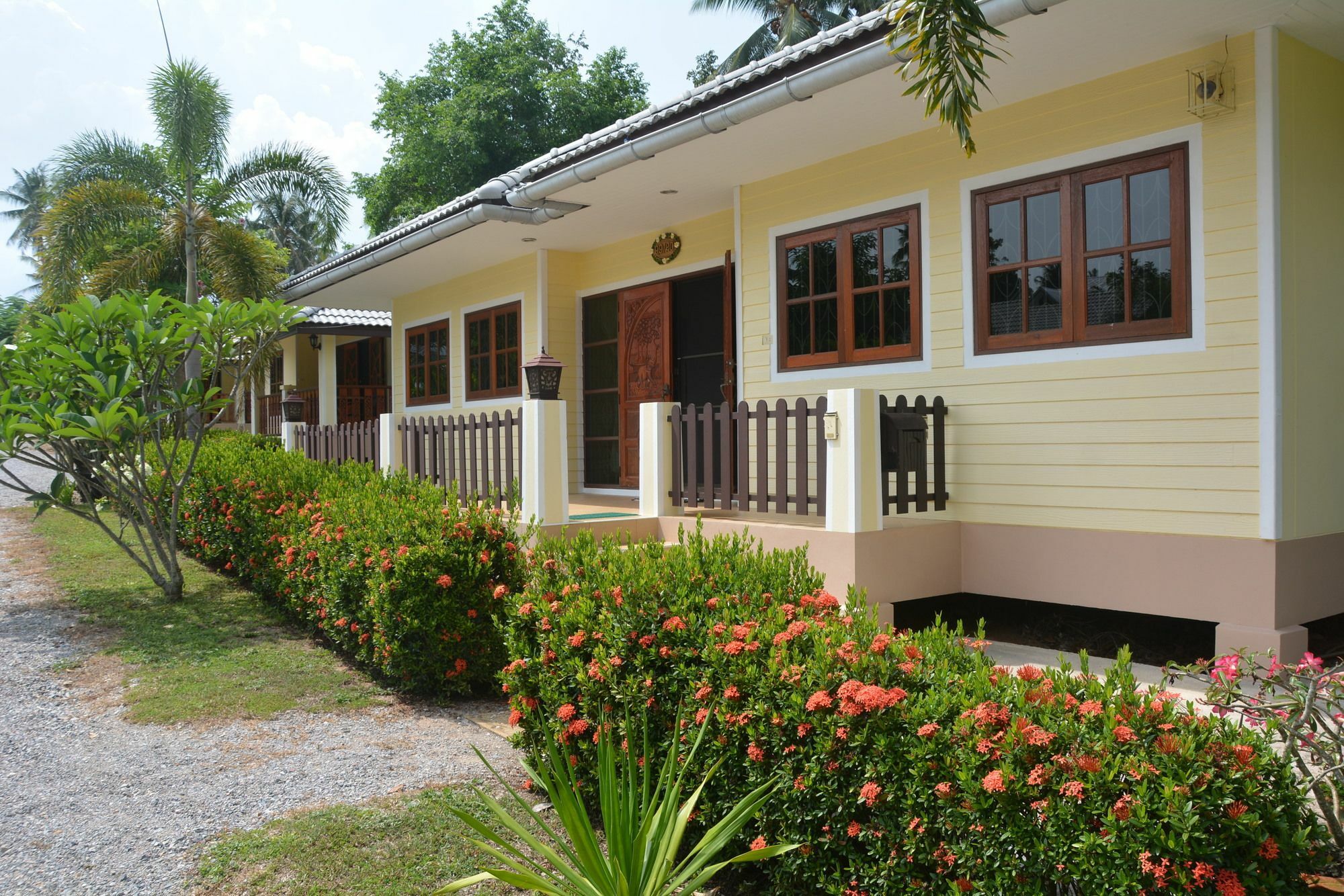 Apple Chalet