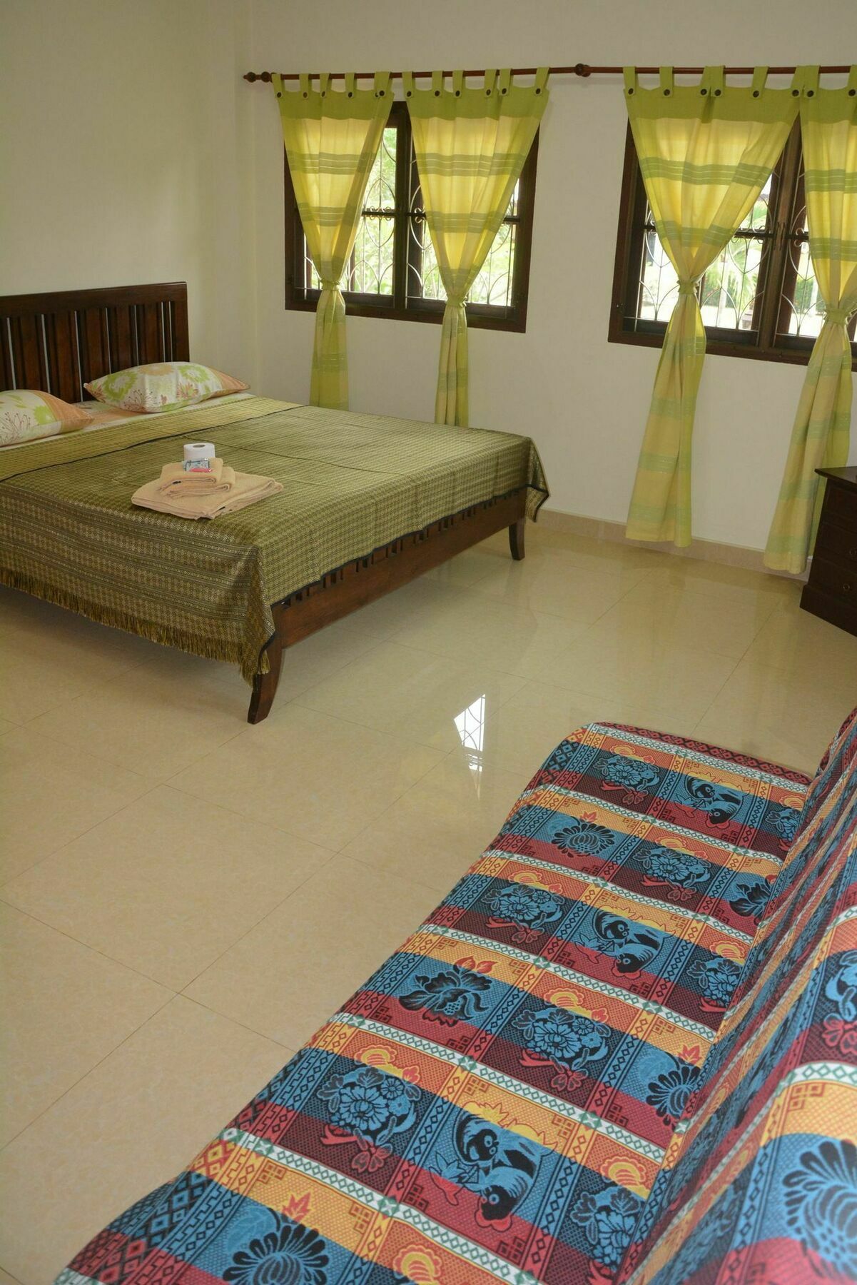 Chalet Apple