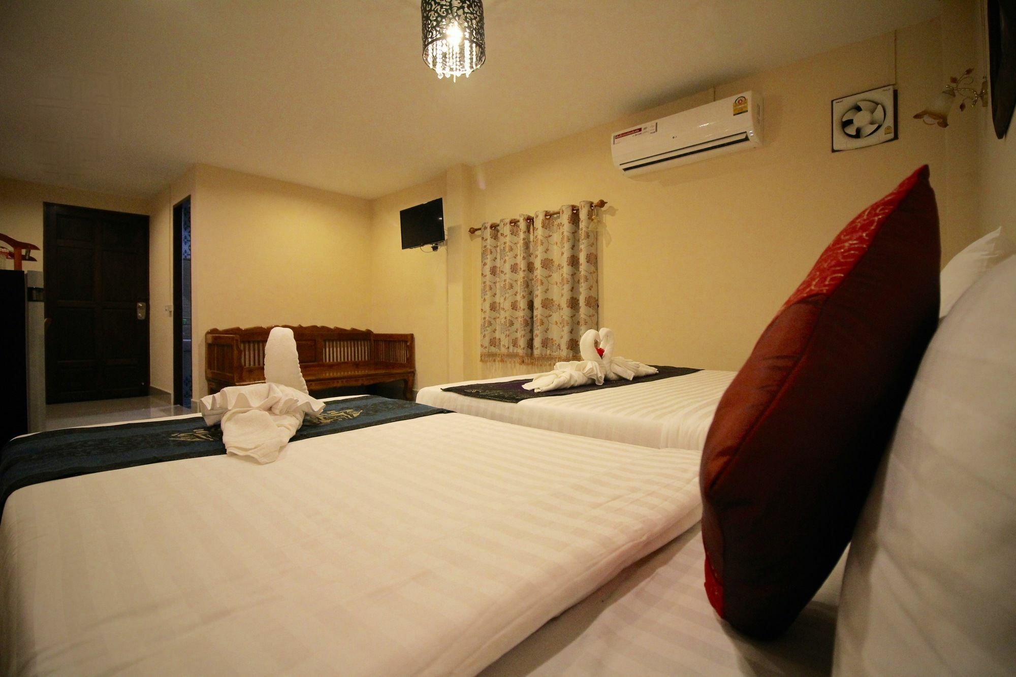 Sri Siam Resort
