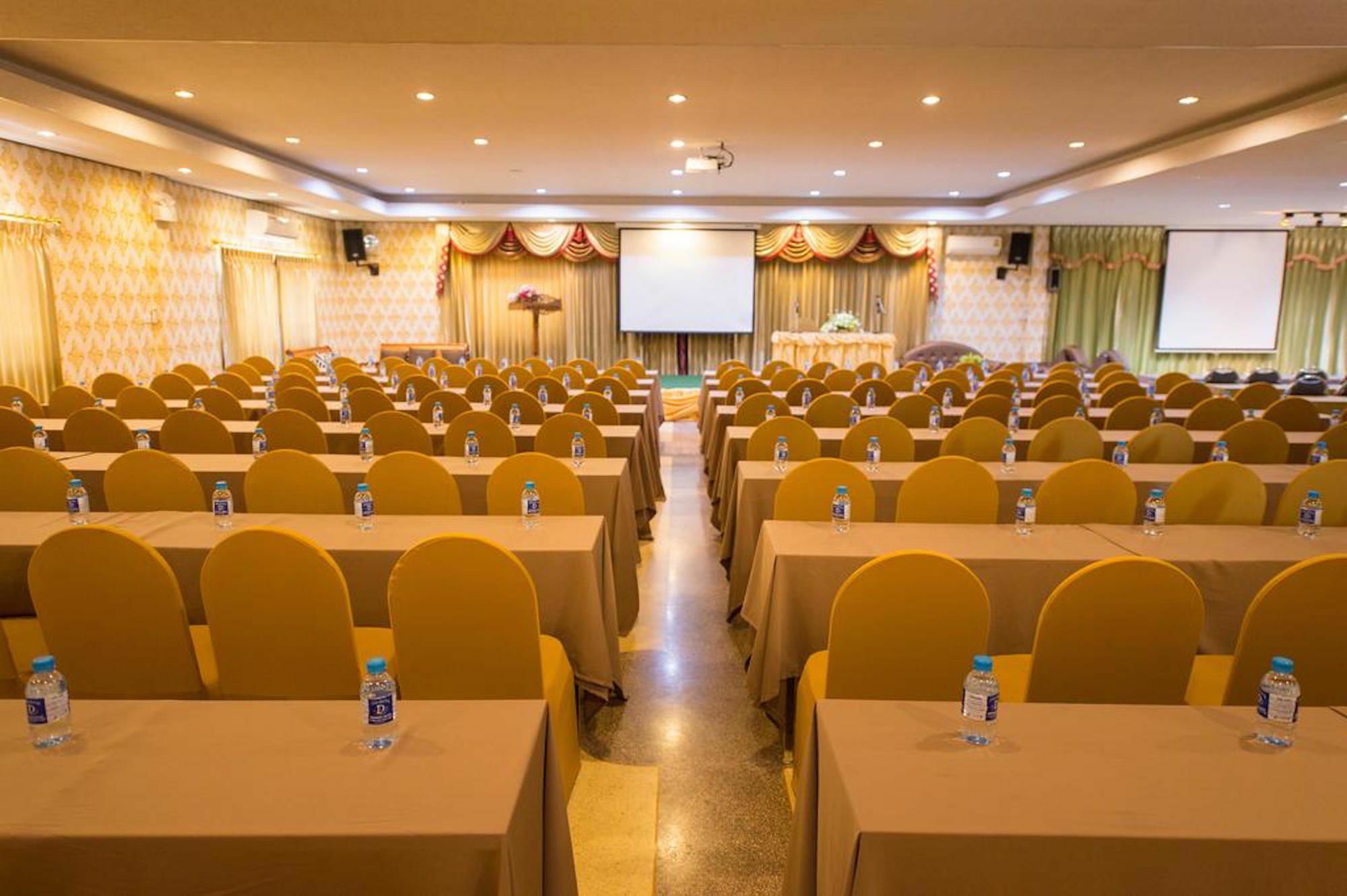 Sri Siam Resort