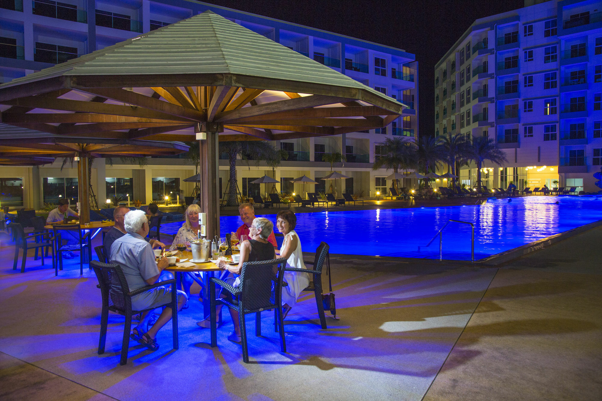 Grandblue & Beachclub Resort Mae Phim