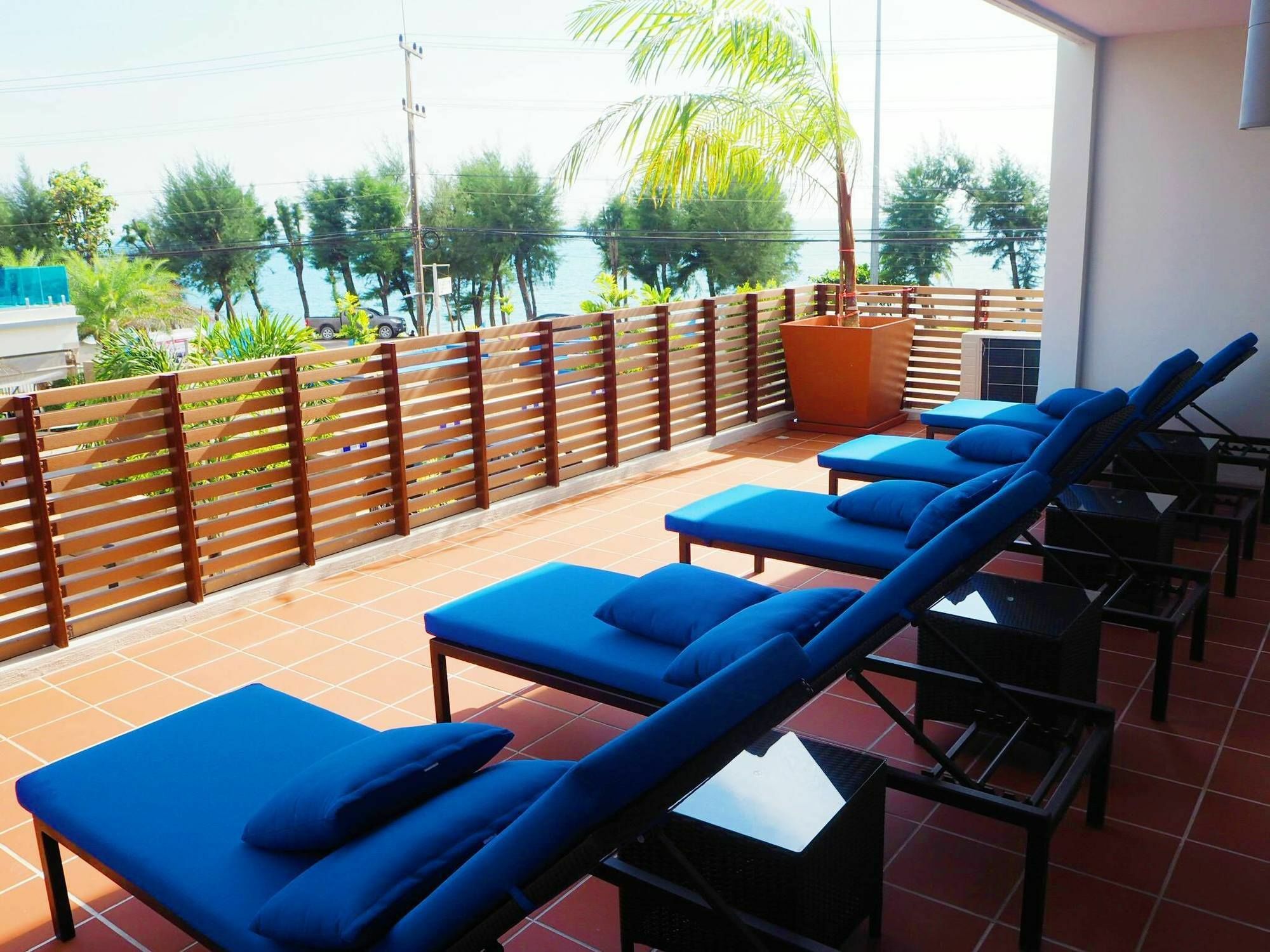 Grandblue & Beachclub Resort 4*