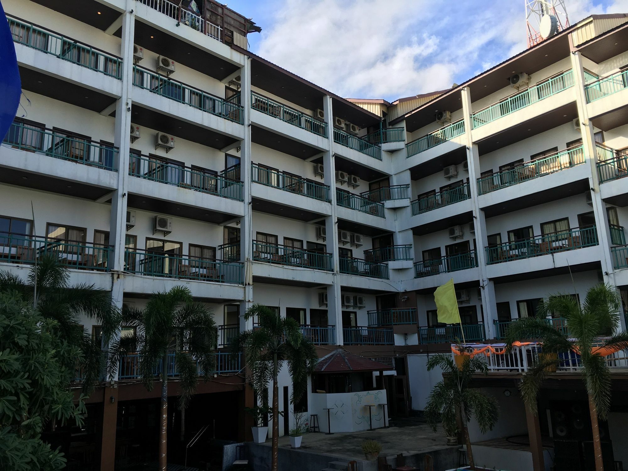 Hotel Drop In And