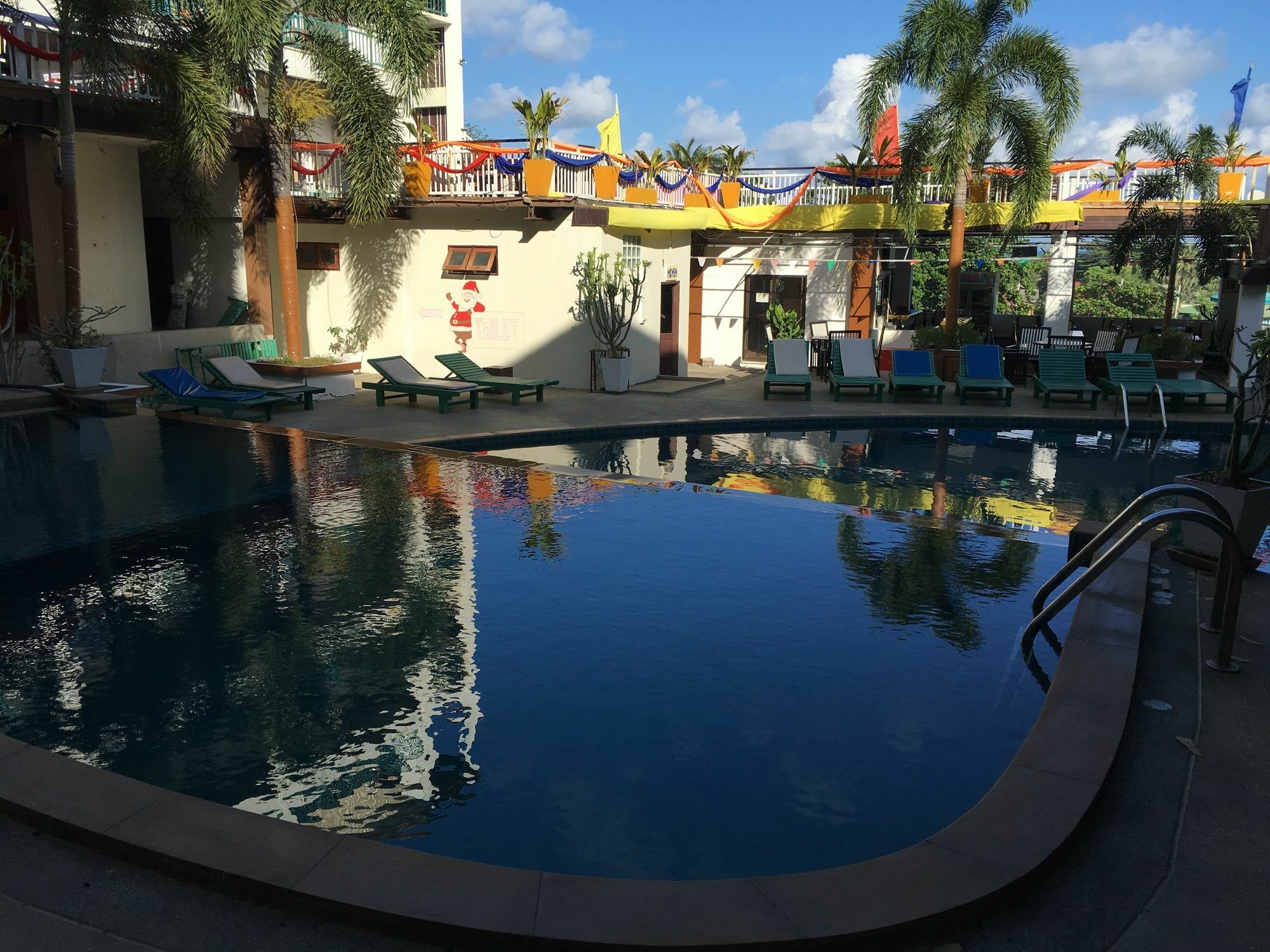 Drop In And Hotel 3*