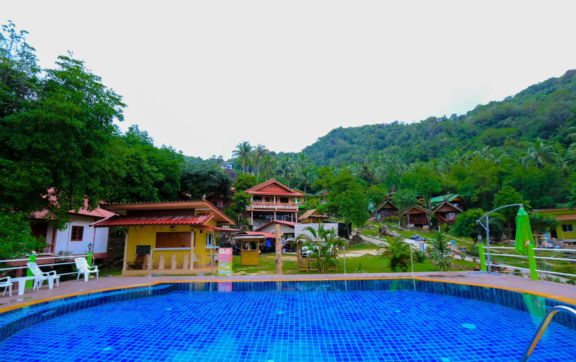 J.b.hut Resort
