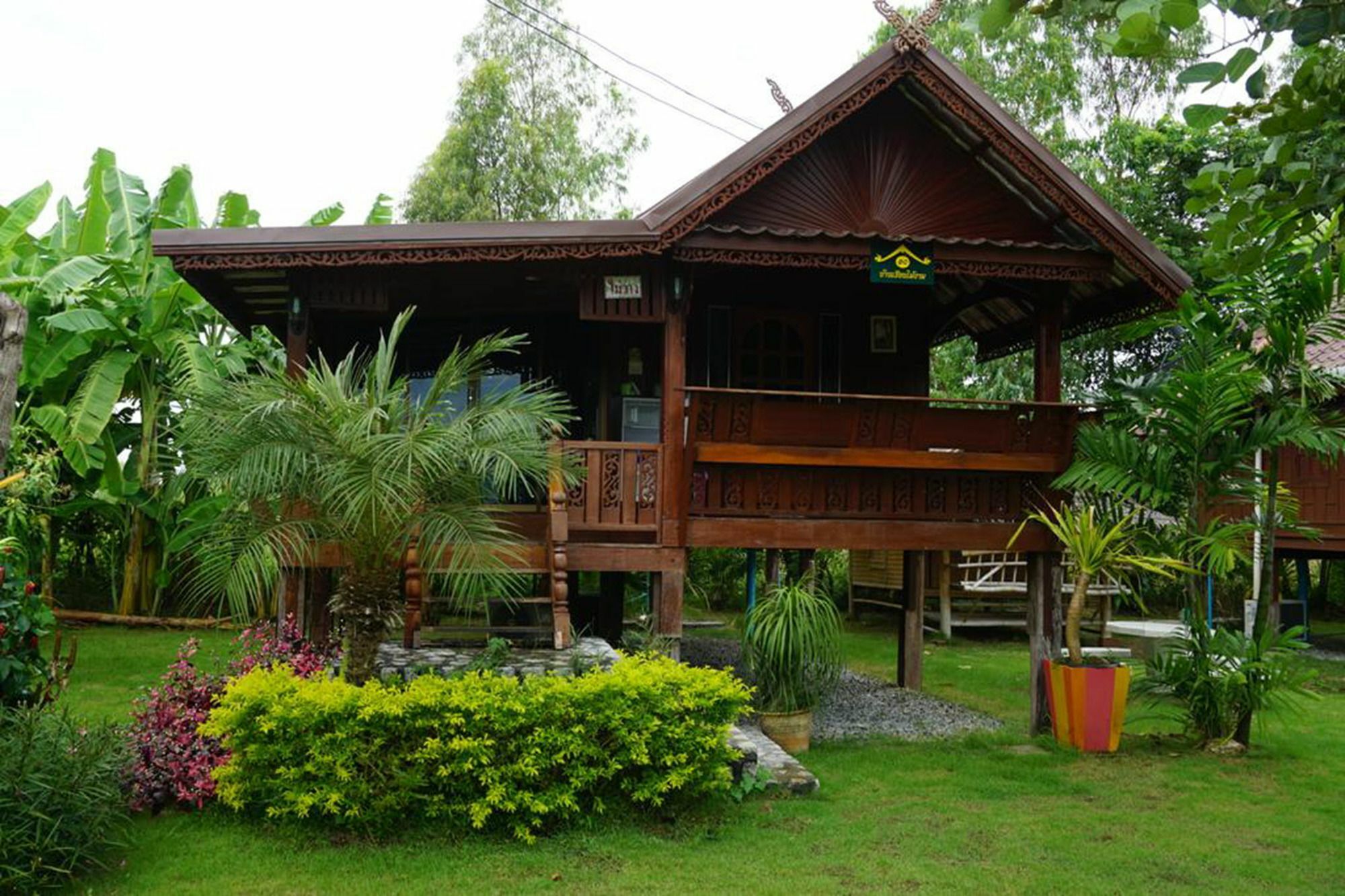 Ban Ruen Mai Ngam Rayong