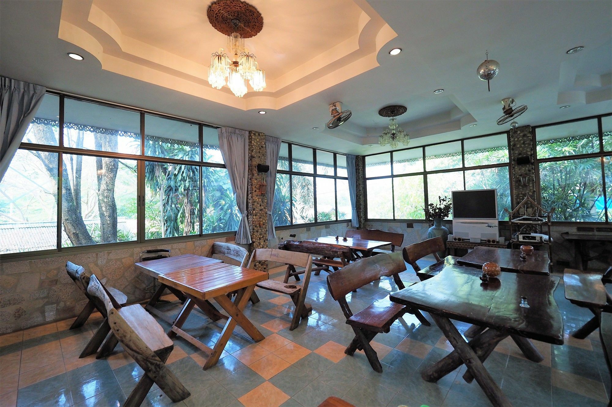 Ruenrimkwai Resort 2*