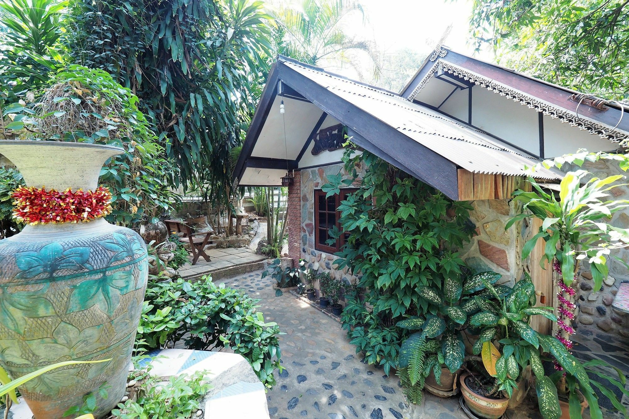 Ruenrimkwai Resort 2*