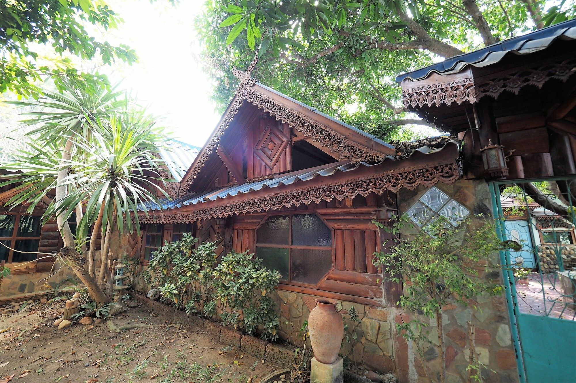 Ruenrimkwai Resort Resort Sai Yok