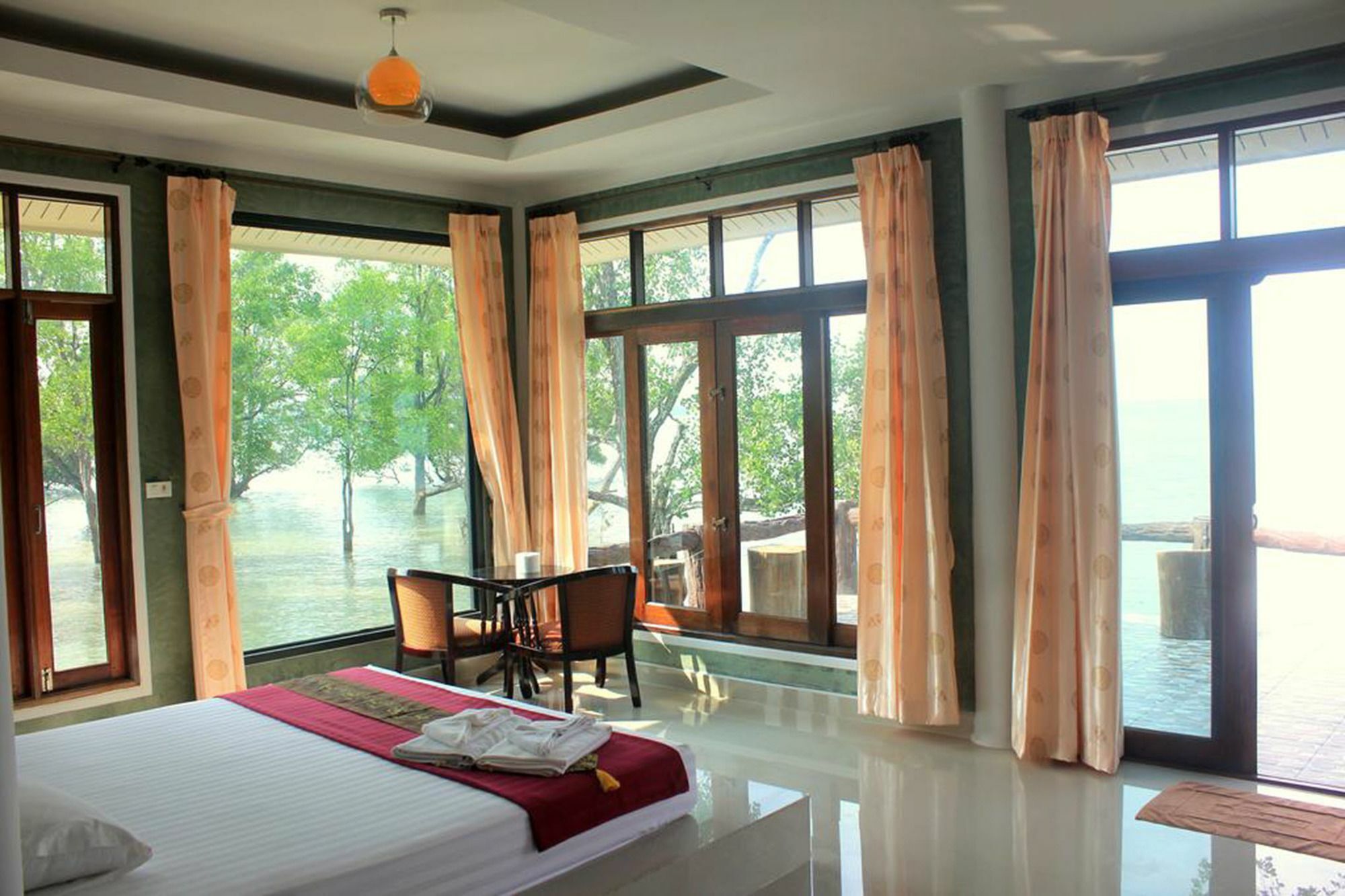 I Talay Lanta Homestay