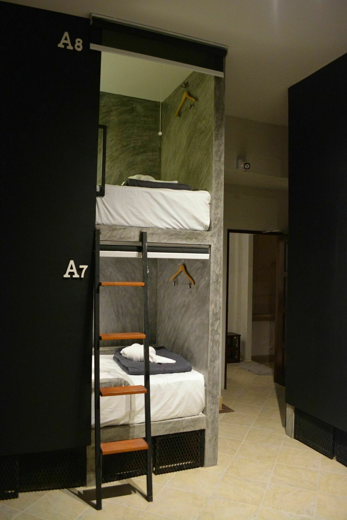 Nirvana & Guest house *