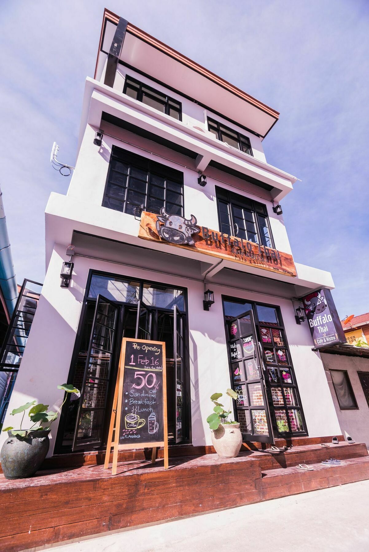 Buffalo Thai Cafe & Bistro Koh Lipe
