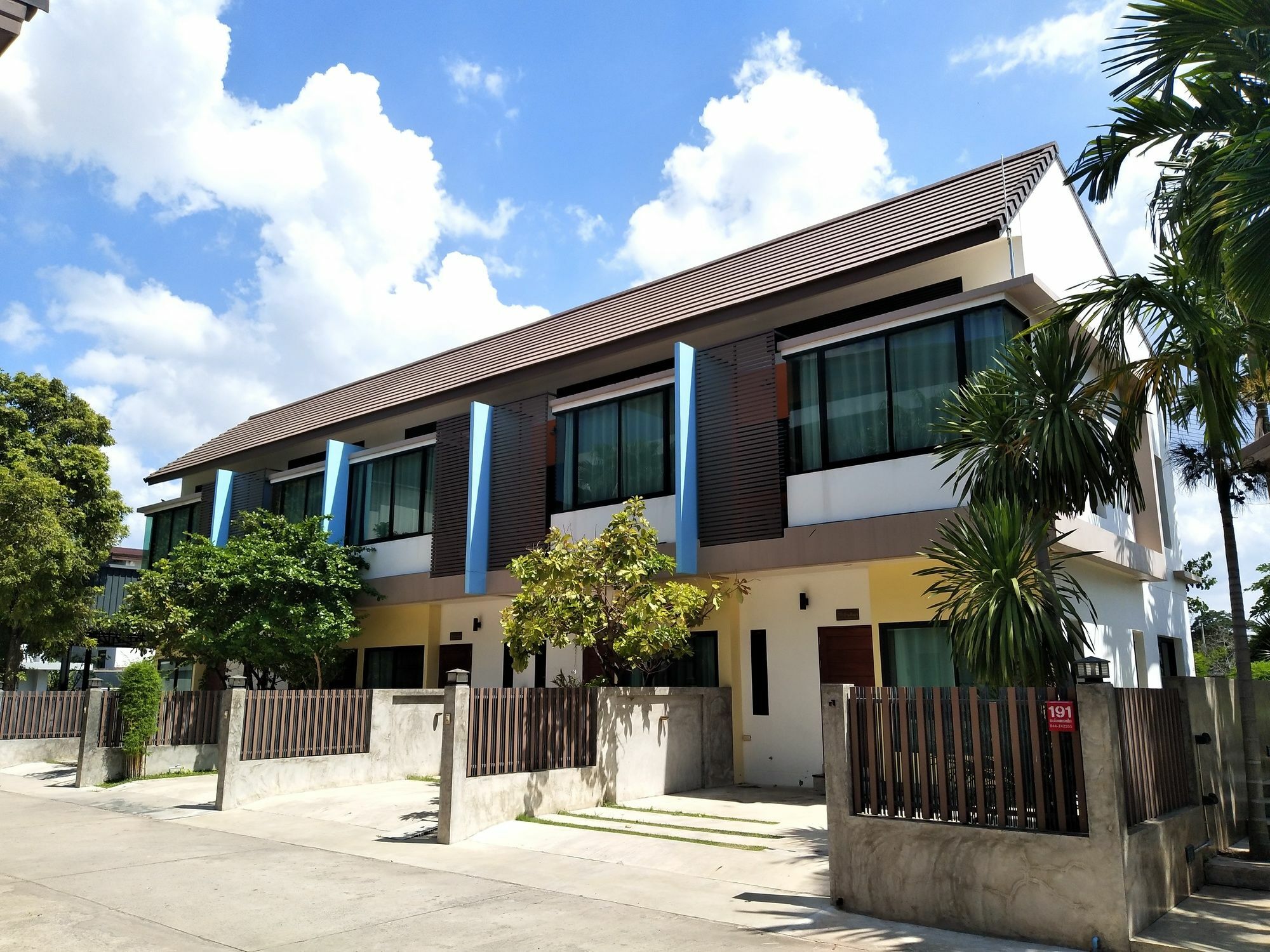 Resort Baan Issara