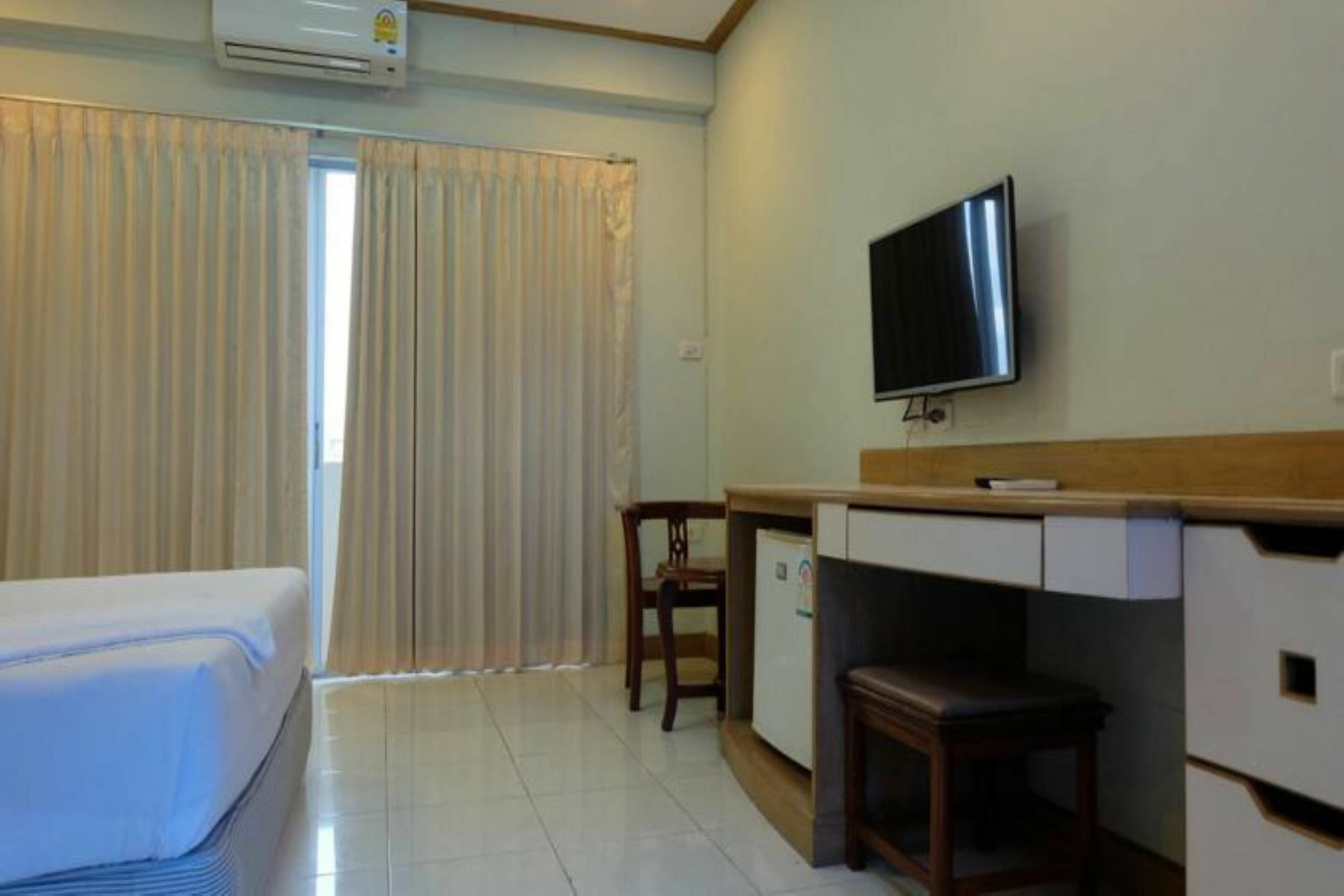 Guest house Wangburapa Grand Yai