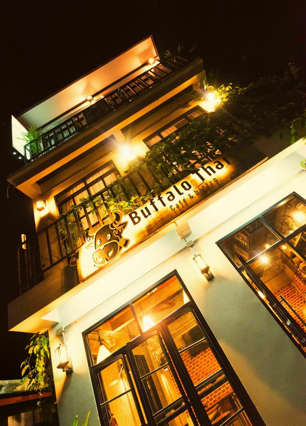 Buffalo Thai Cafe & Bistro Koh Lipe