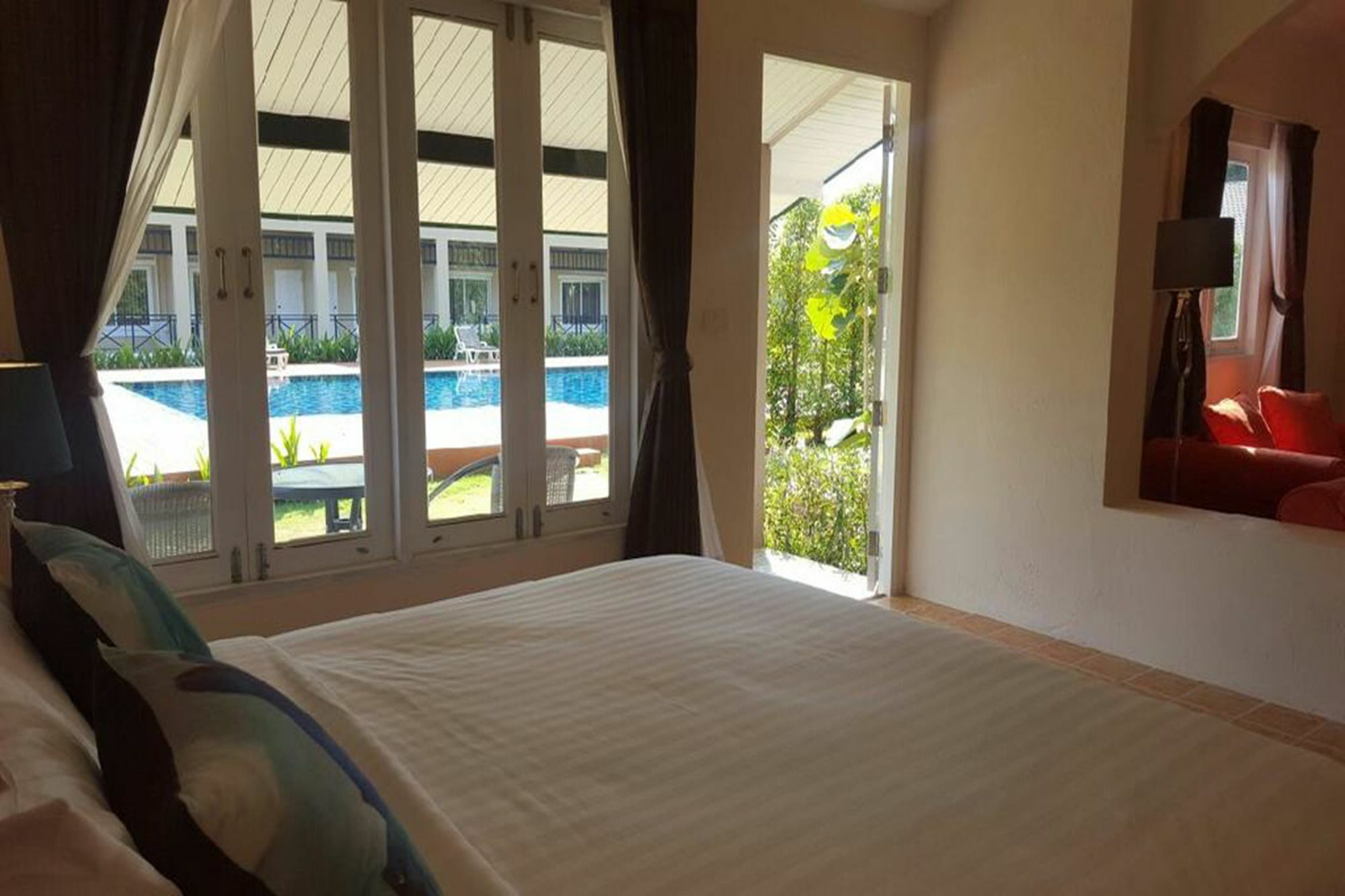 Resort Palazzo Pavone Gallery & Ban Bung Toei