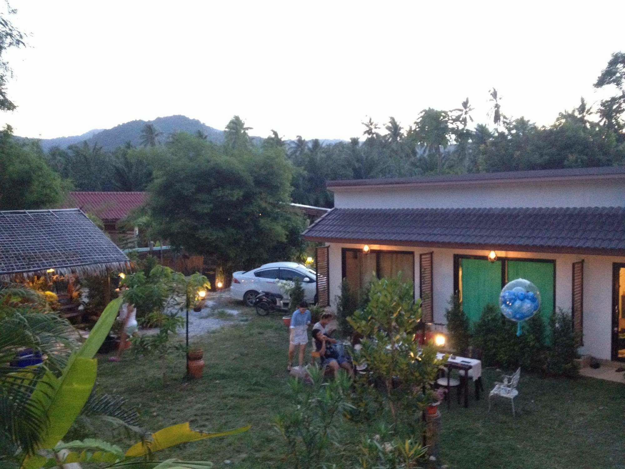 Bed & Breakfast New Season Khanom
