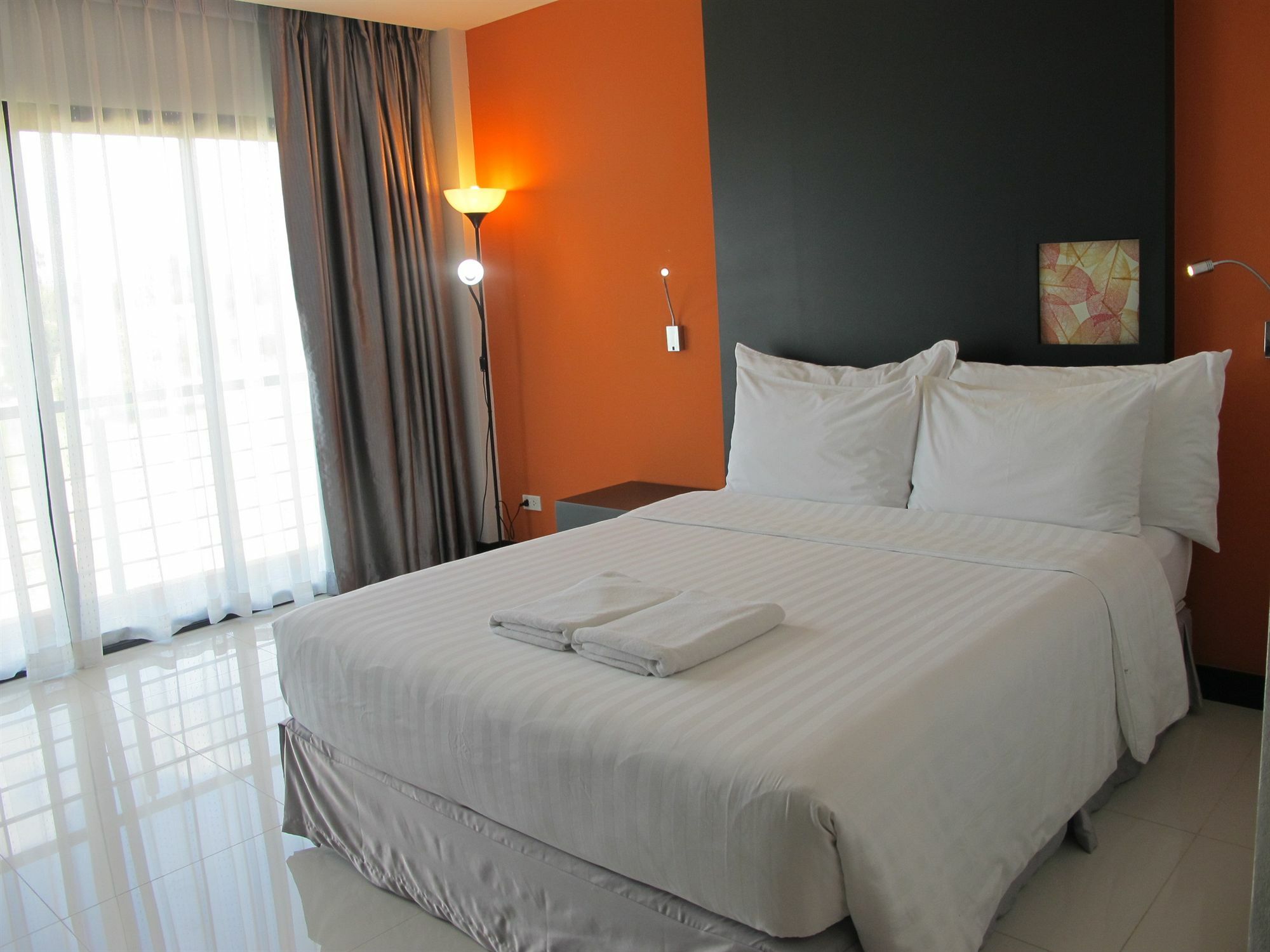 Hotel Hub De Leaf @ 3*