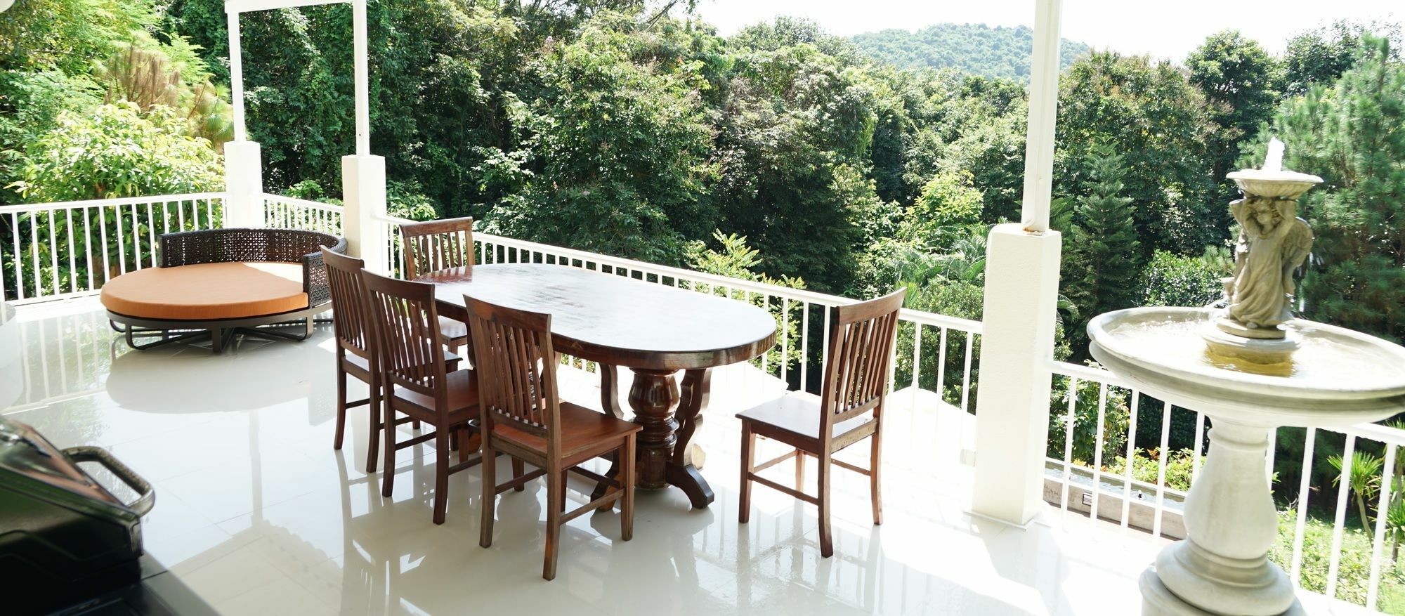 Nutt Villa *