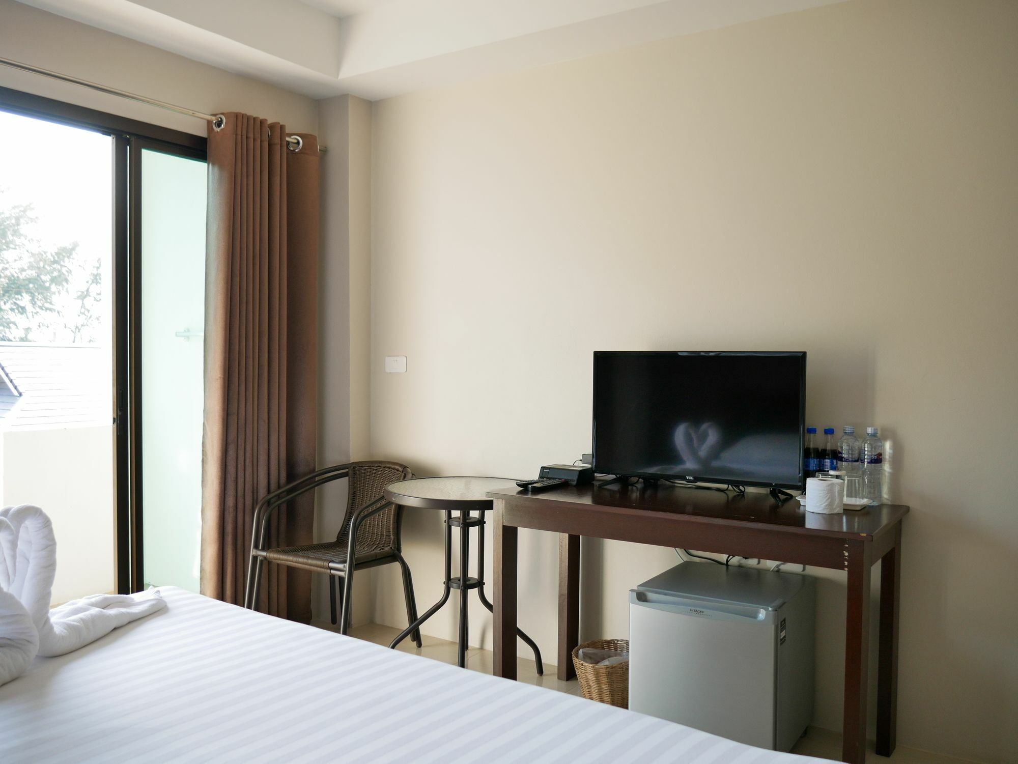 Yellow House Rayong Bed & Breakfast Ban Phe