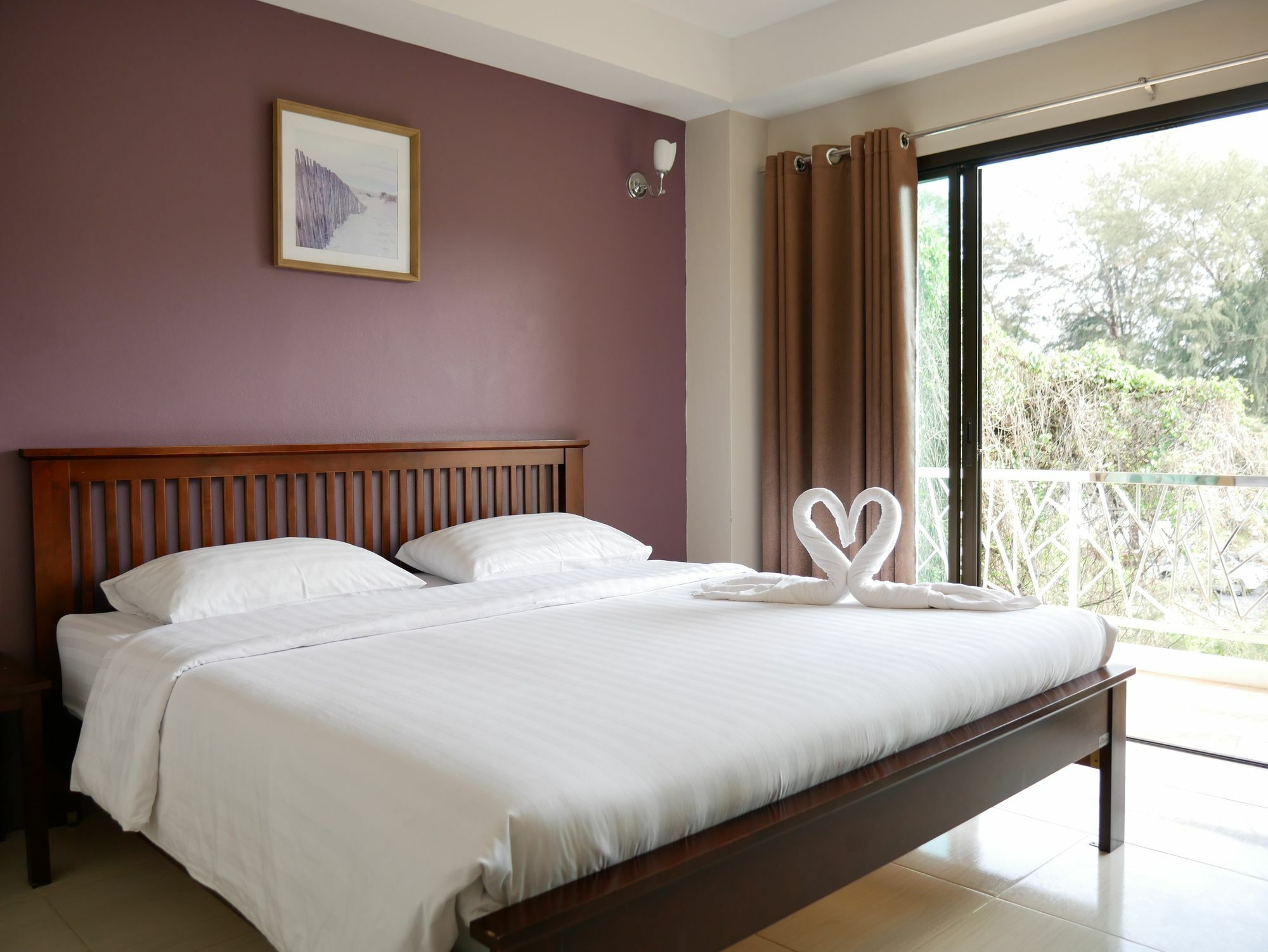 Bed & Breakfast Yellow House Rayong 3*
