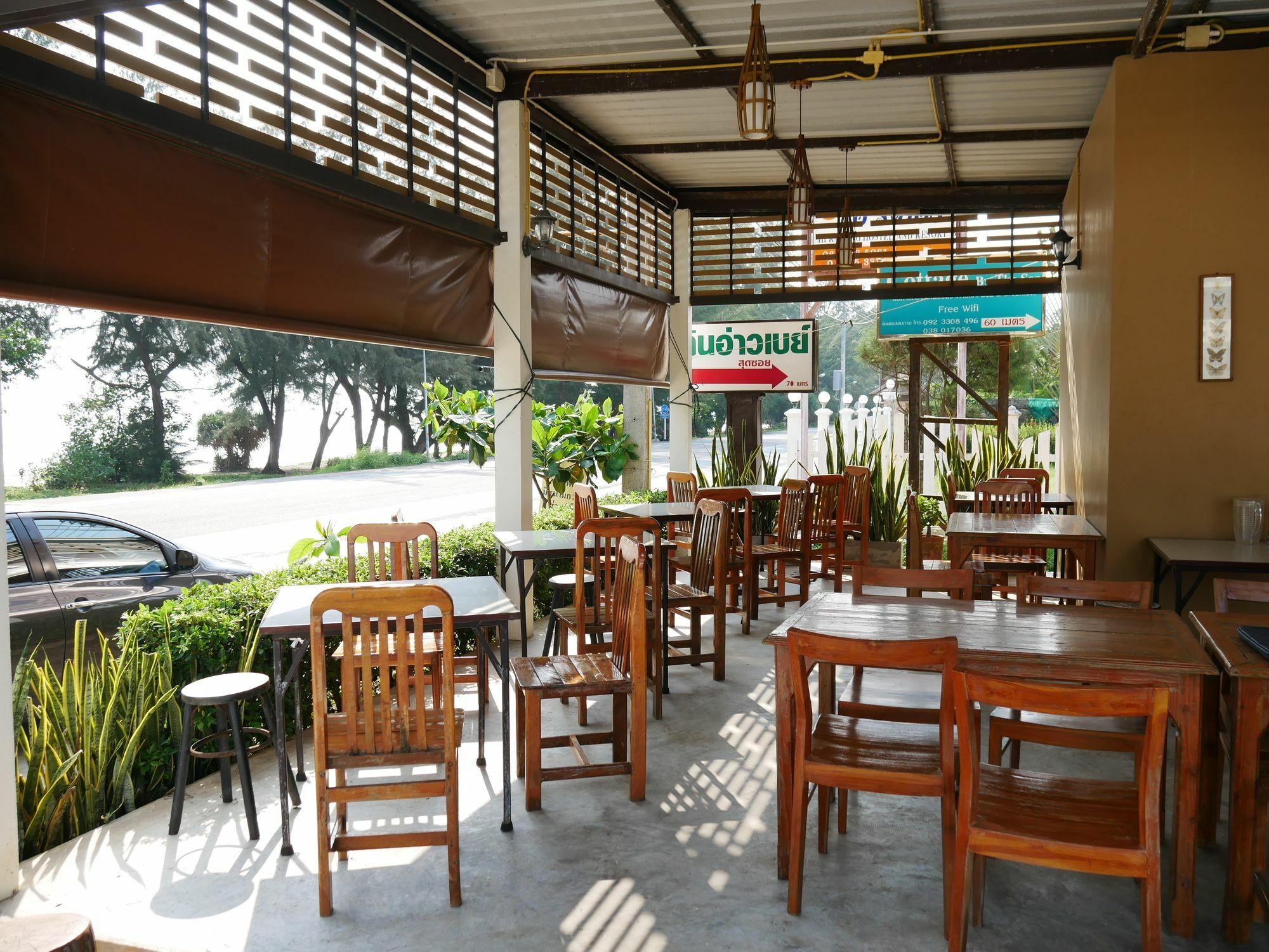 Yellow House Rayong Bed & Breakfast