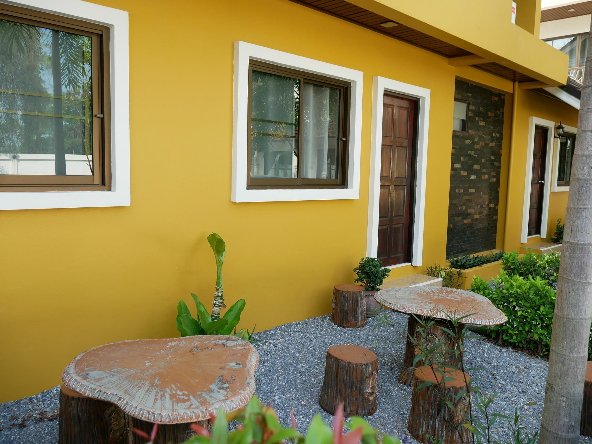 Yellow House Rayong 3* Ban Phe