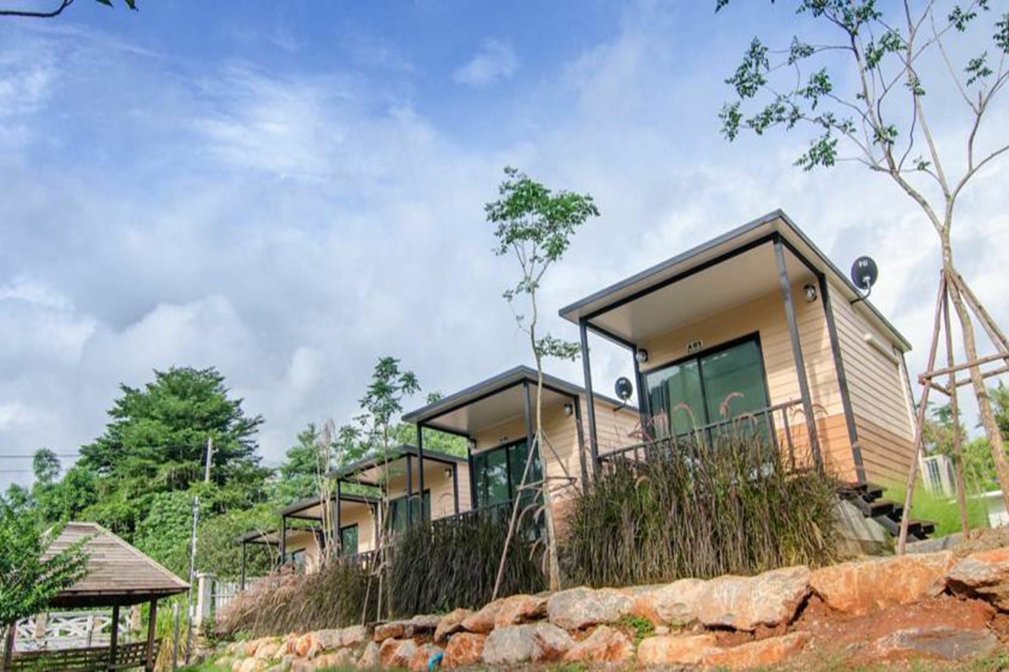 Tharapana Khaoyai Mu Si