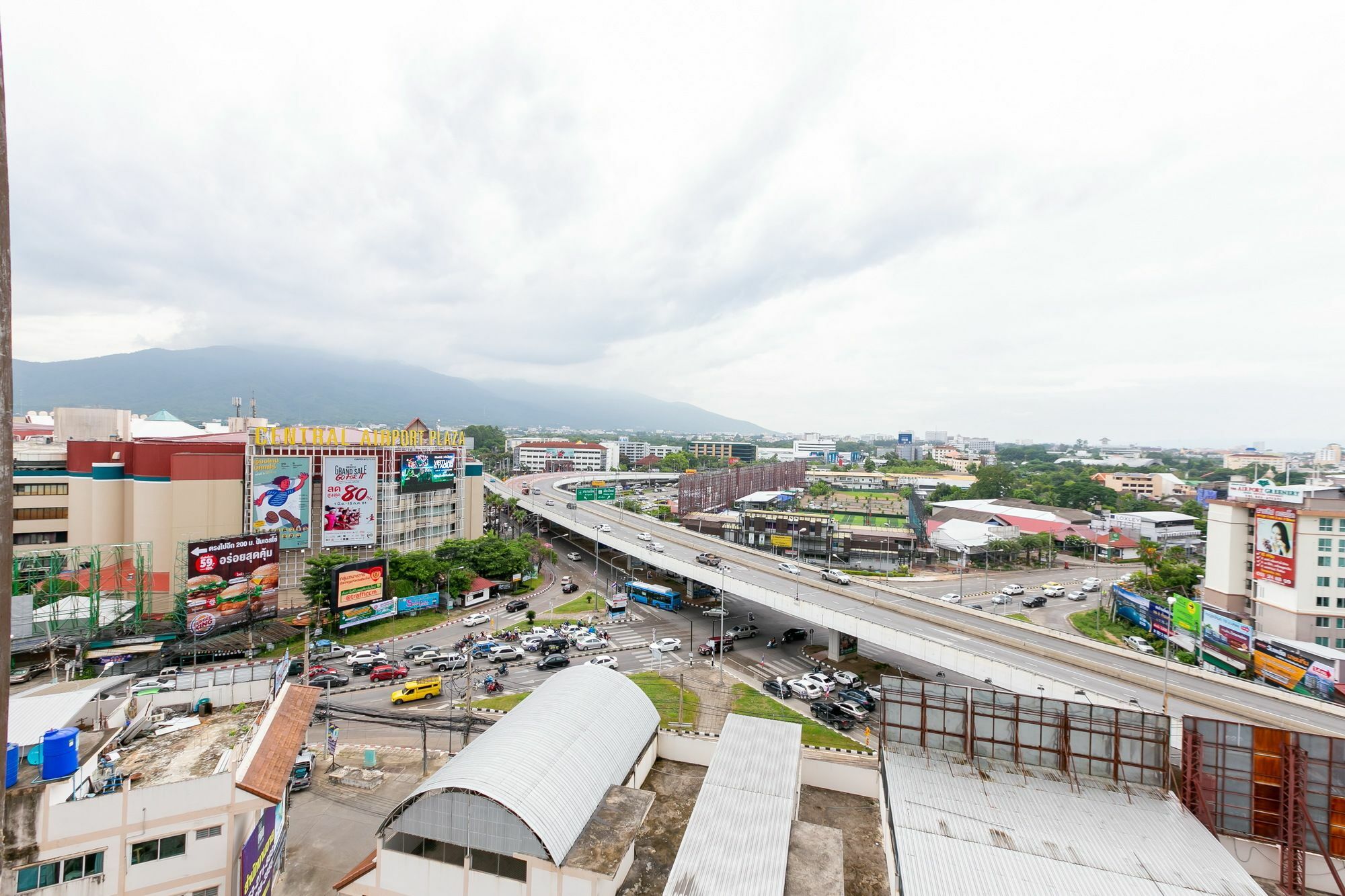 Locals Prio Chiangmai Airport Plaza * Chiang Mai