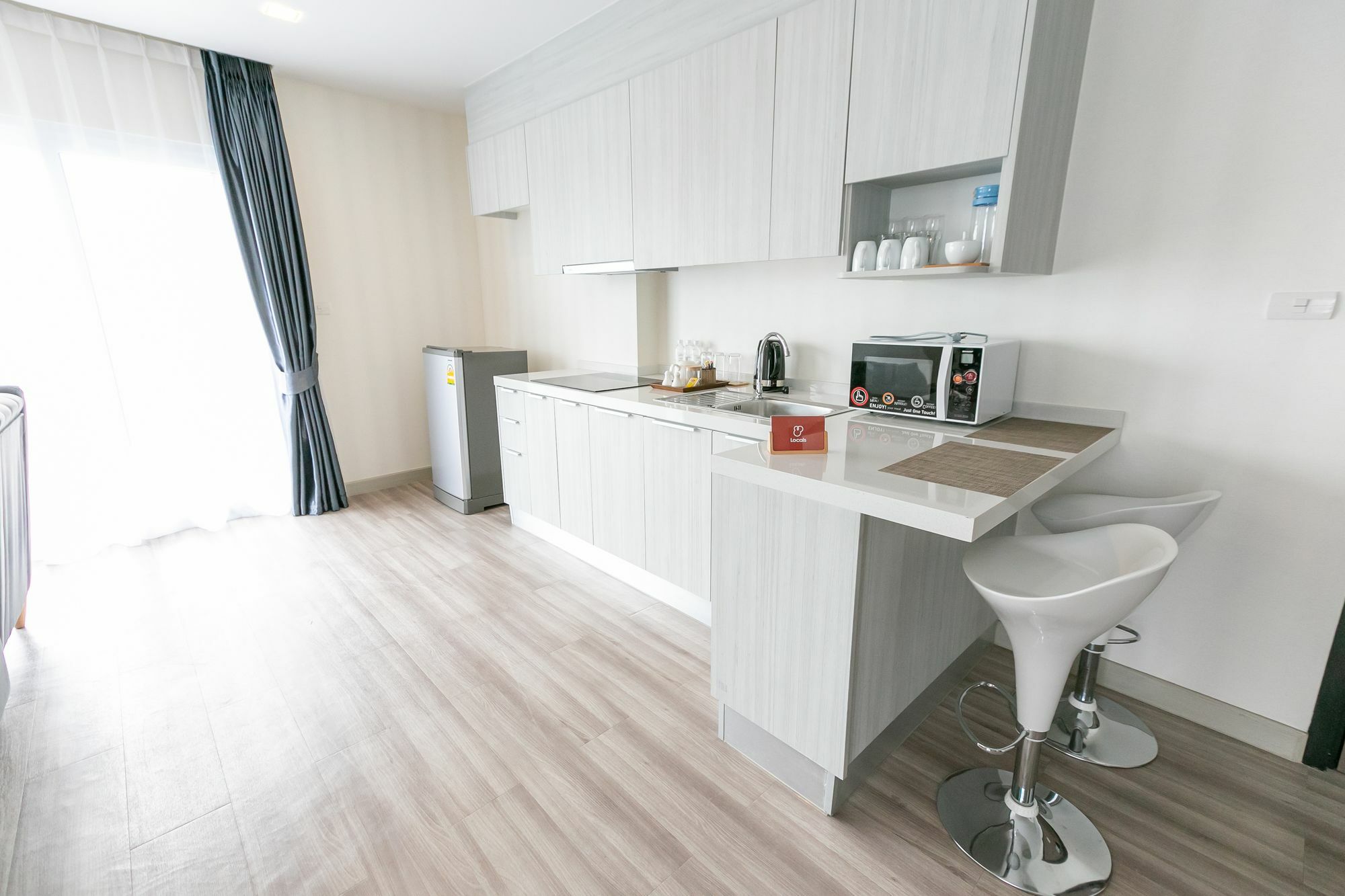 Locals Prio Chiangmai Airport Plaza Apartment