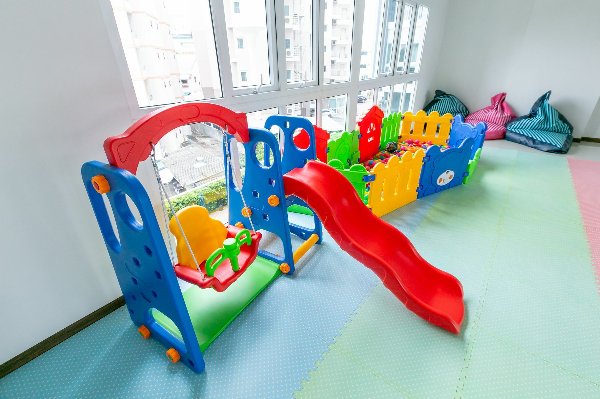 Locals Prio Chiangmai Airport Plaza Apartment *