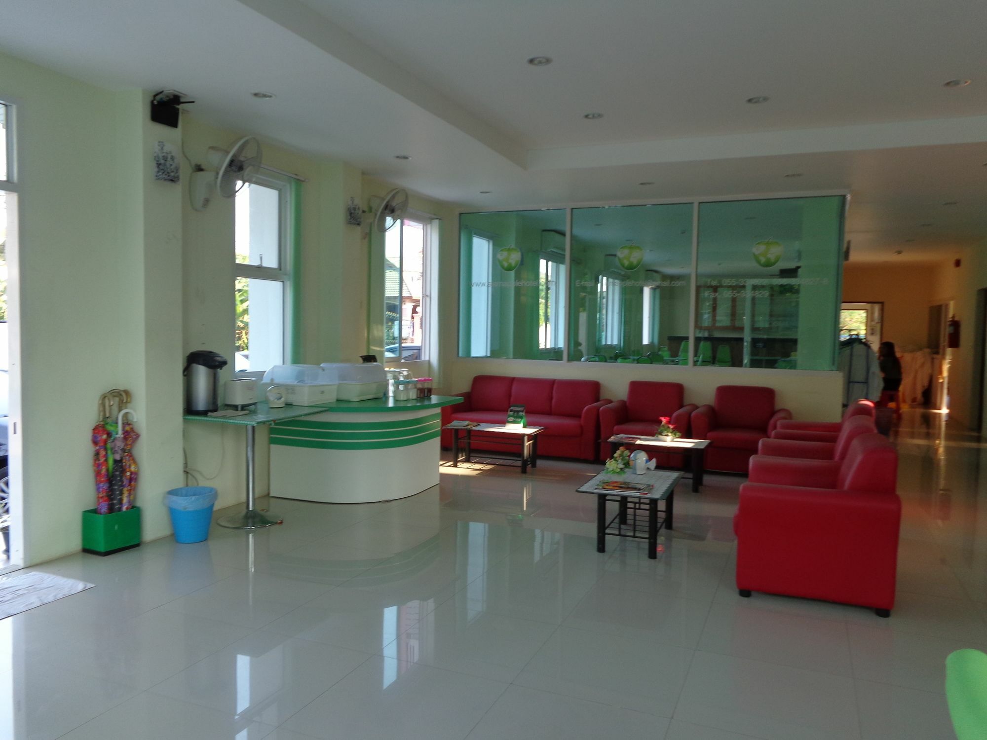 Siam Apple & 2* Ban Khlong