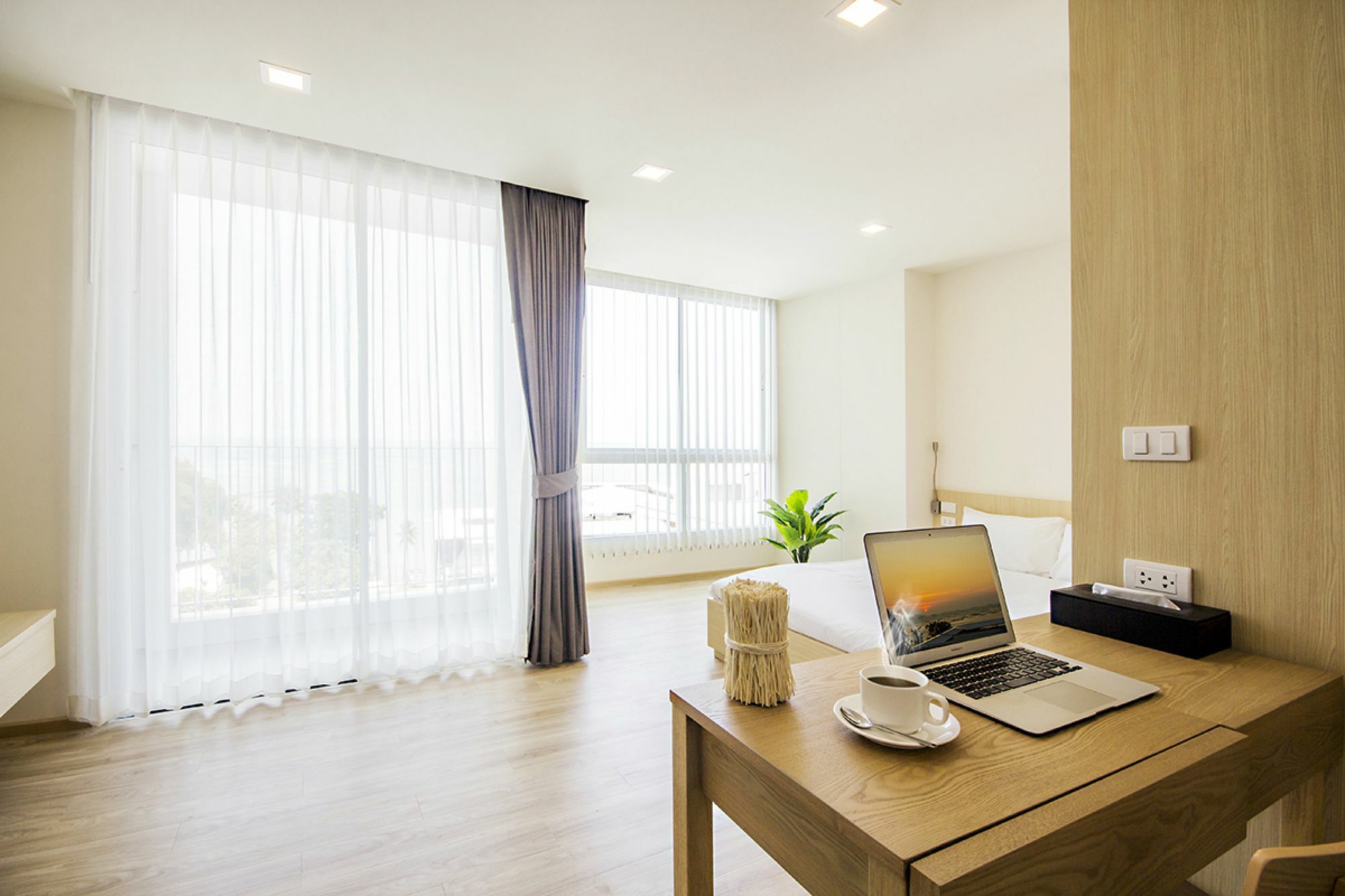 Karin & Service - Sha Extra Aparthotel Si Racha