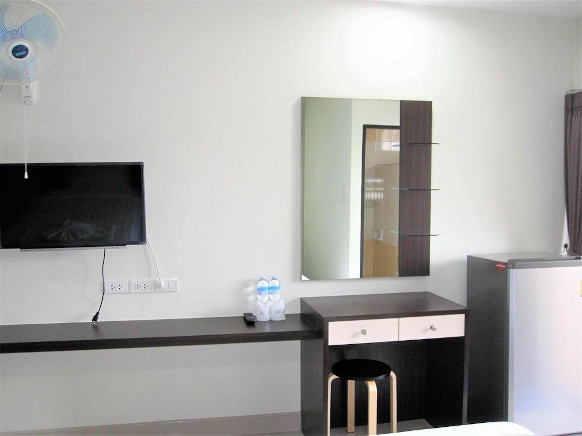 Corner One Hotel 2*