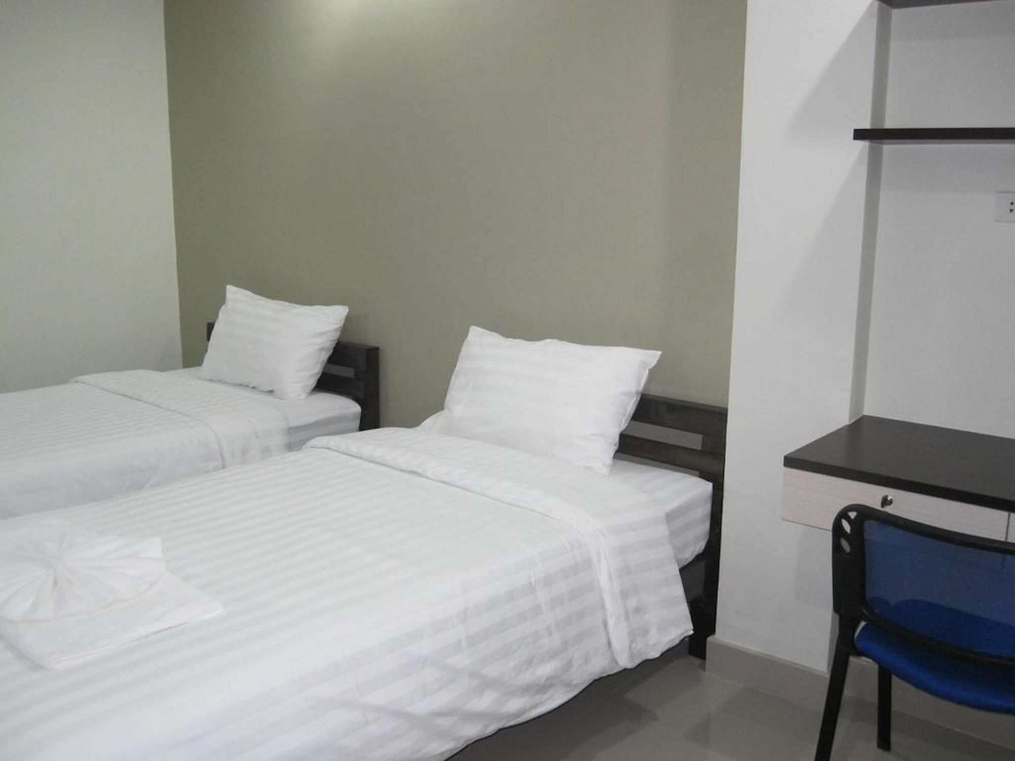 Hotel Corner One
