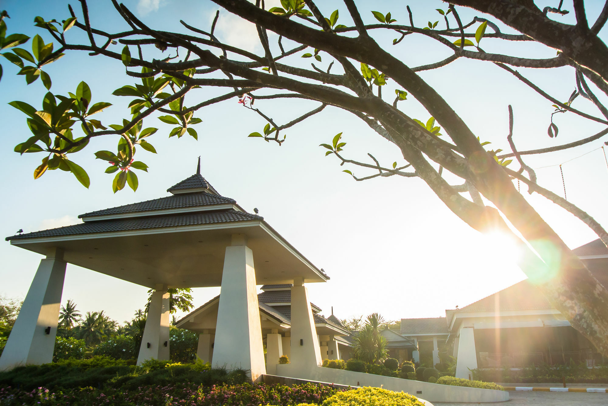 The Nouveau And Golf Hotel Chumphon