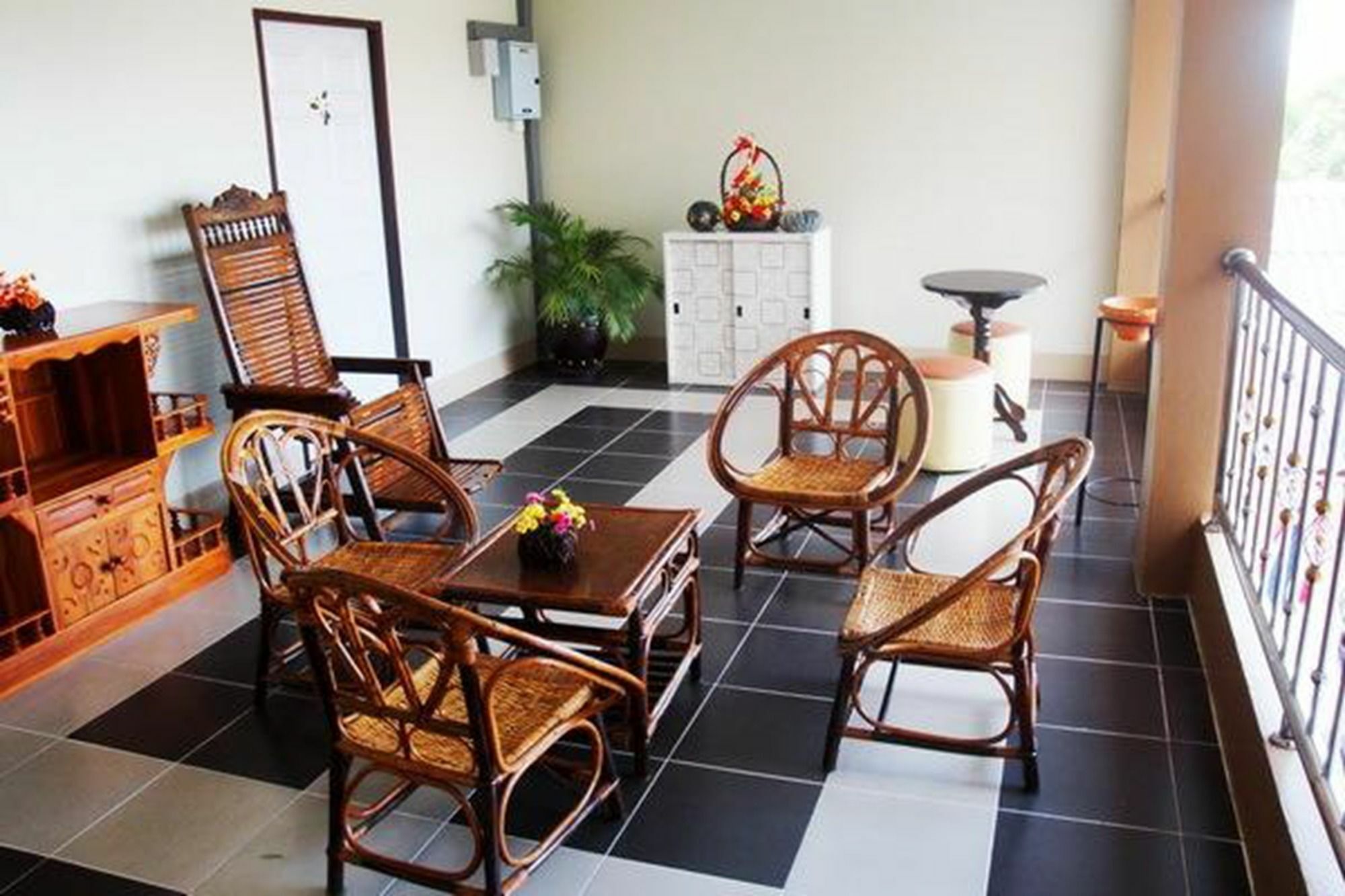 Thara Place Guest house 2*